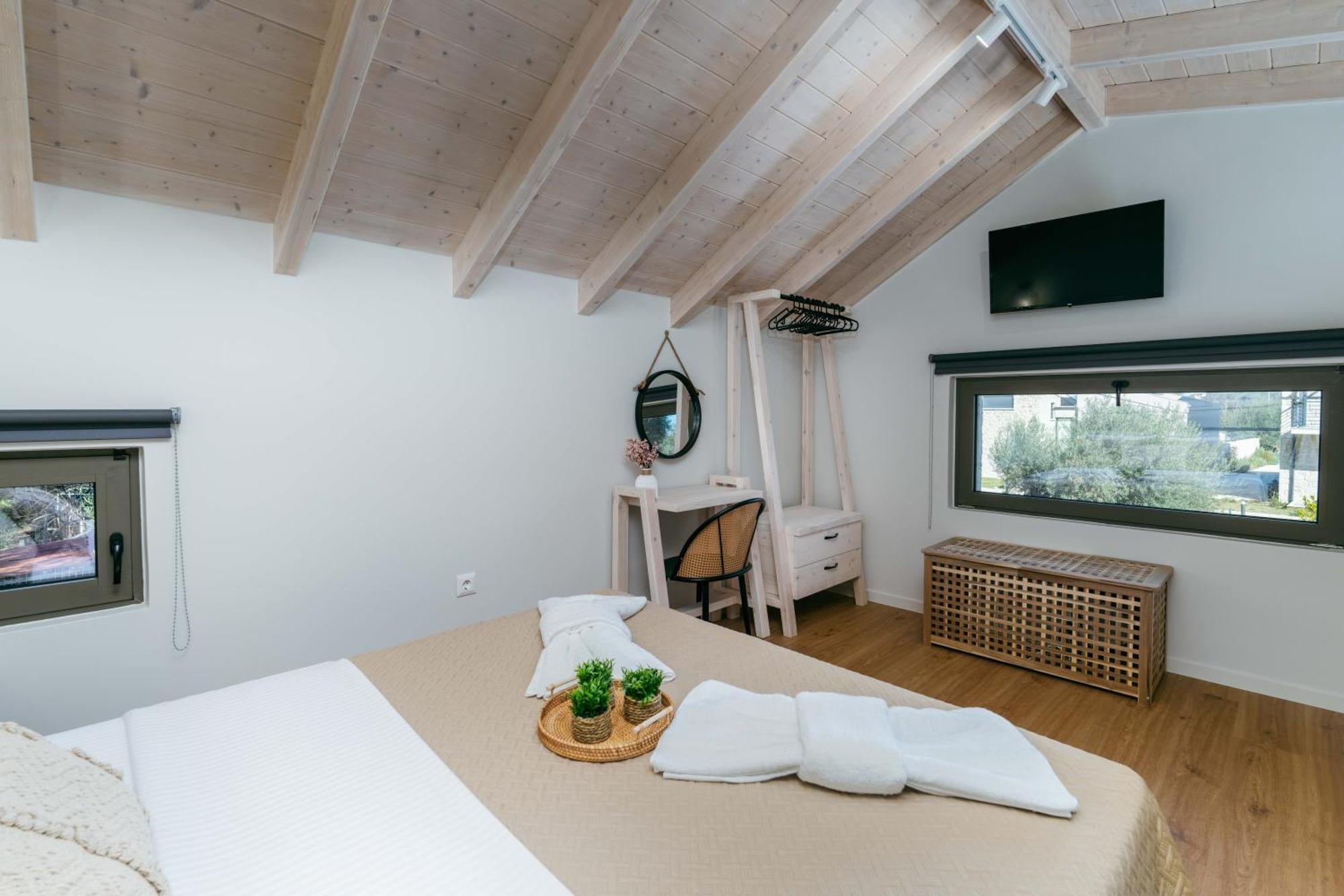 Yannis Retreat Lefkada City